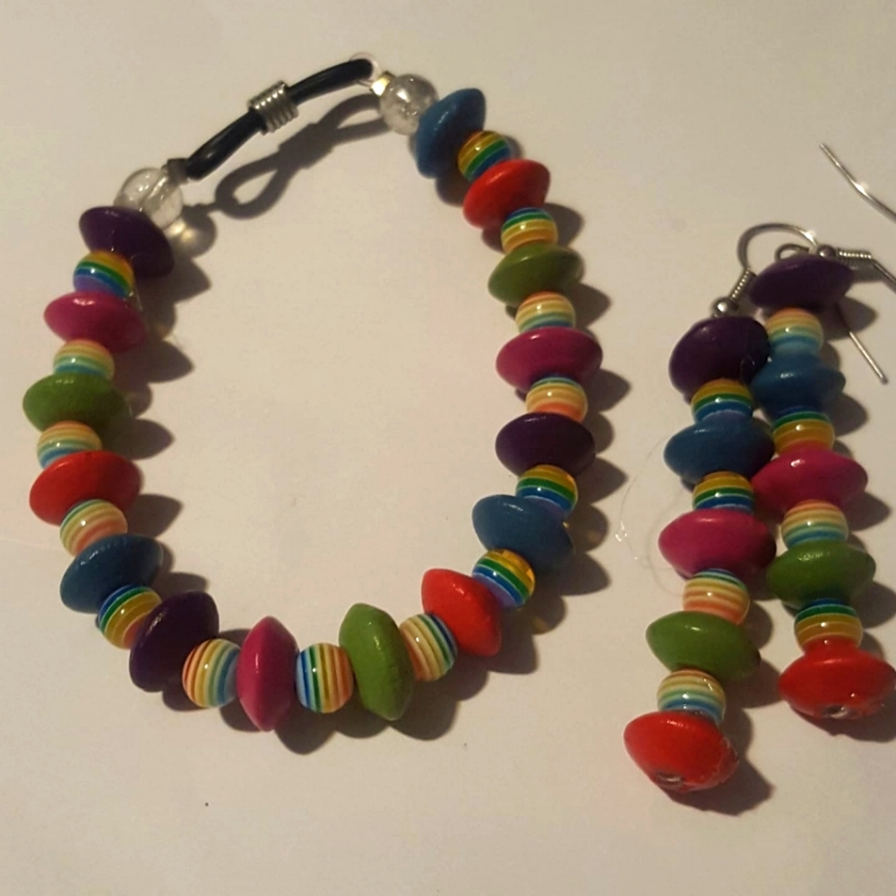 Bracelet and earrings